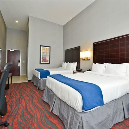 Holiday Inn Express & Suites Utica By Ihg Kamer foto