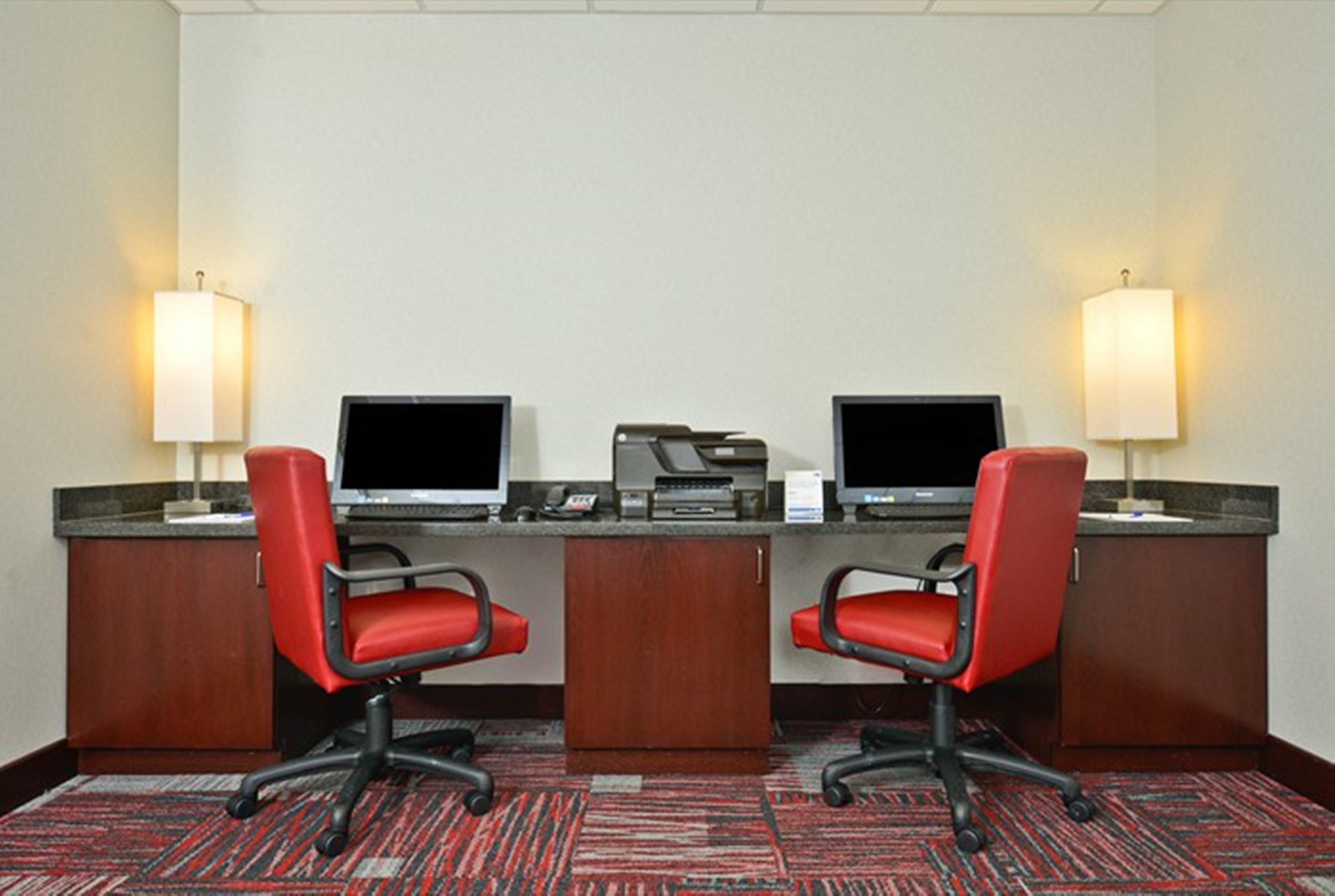 Holiday Inn Express & Suites Utica By Ihg Buitenkant foto