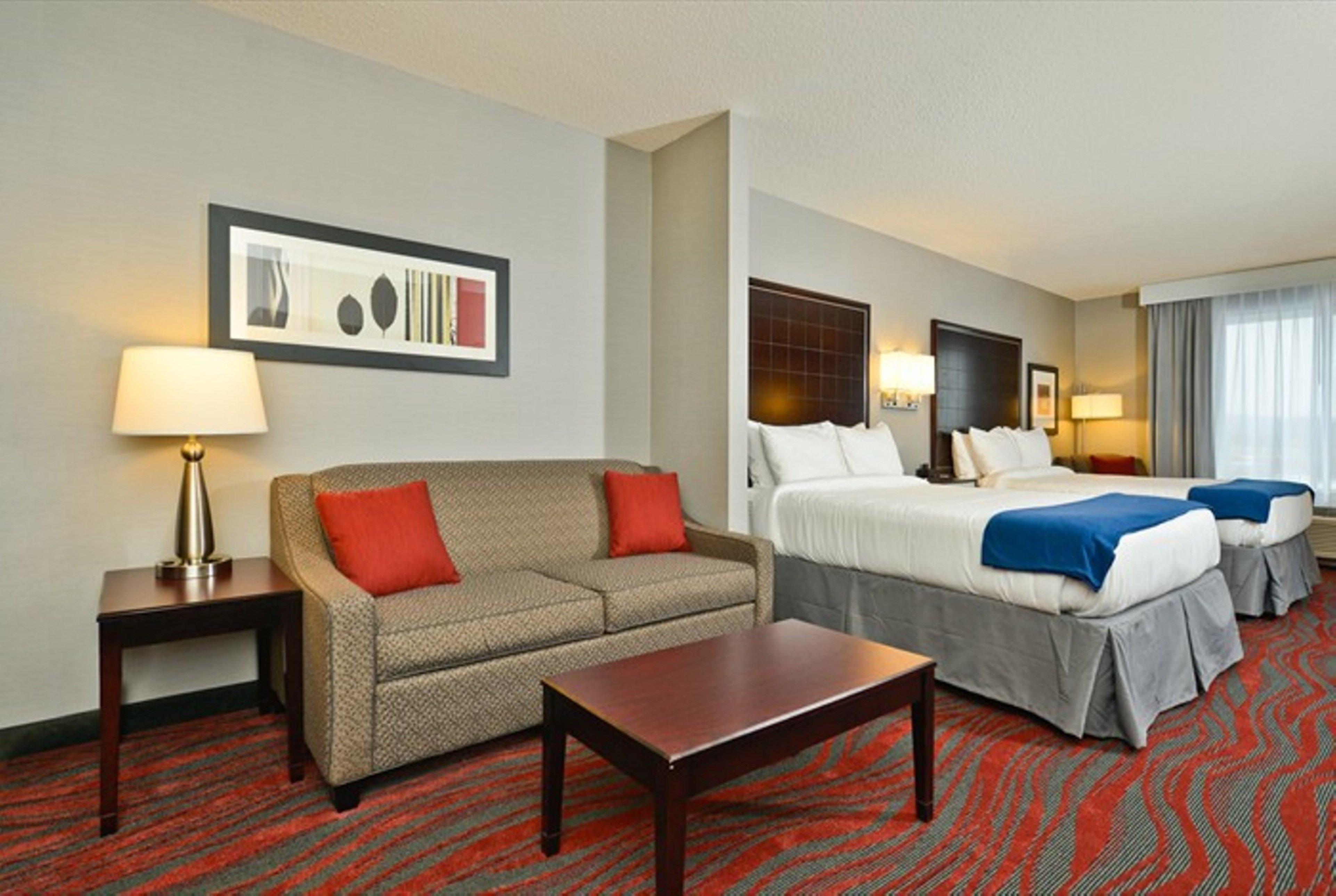 Holiday Inn Express & Suites Utica By Ihg Buitenkant foto