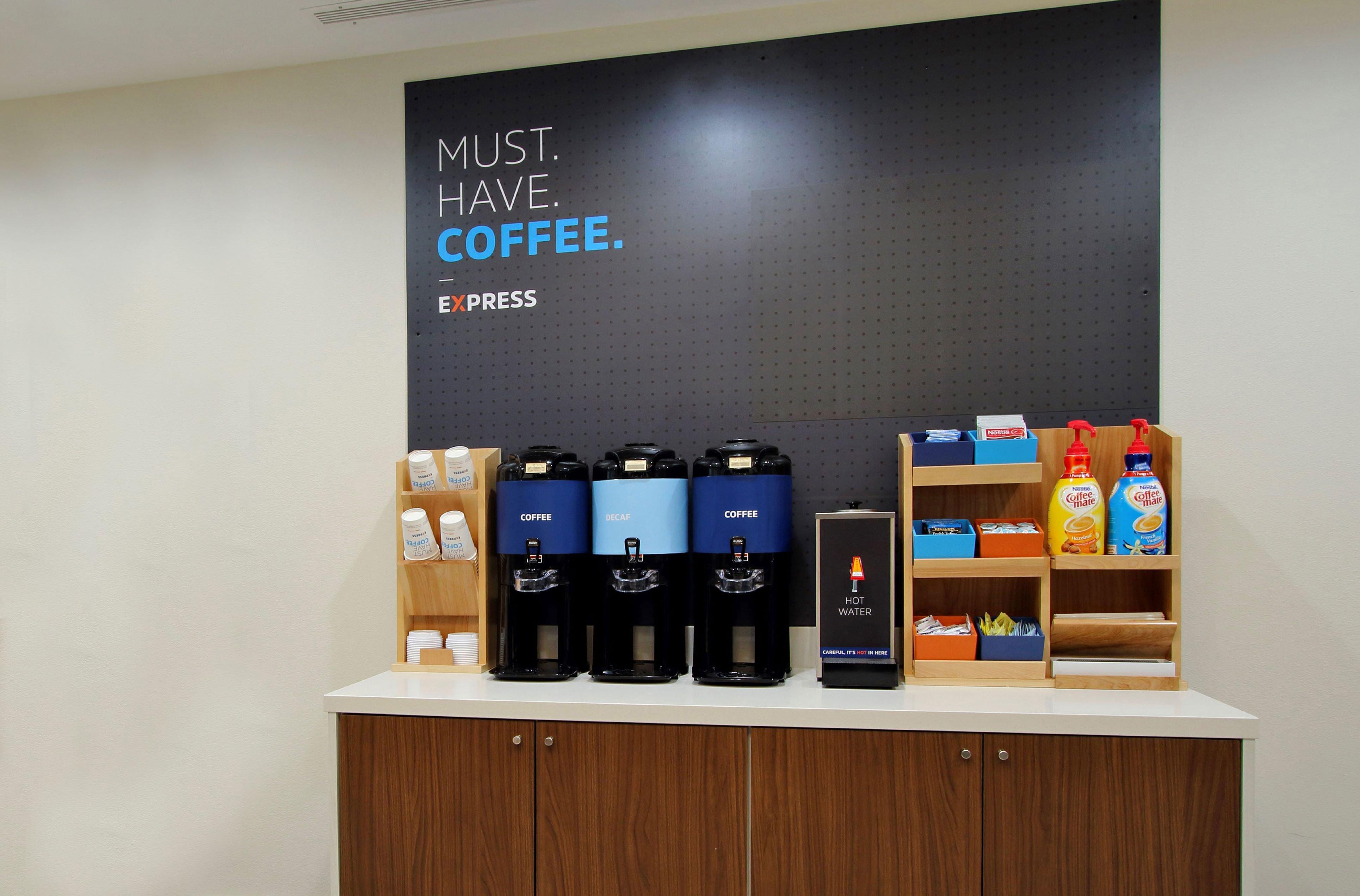 Holiday Inn Express & Suites Utica By Ihg Buitenkant foto