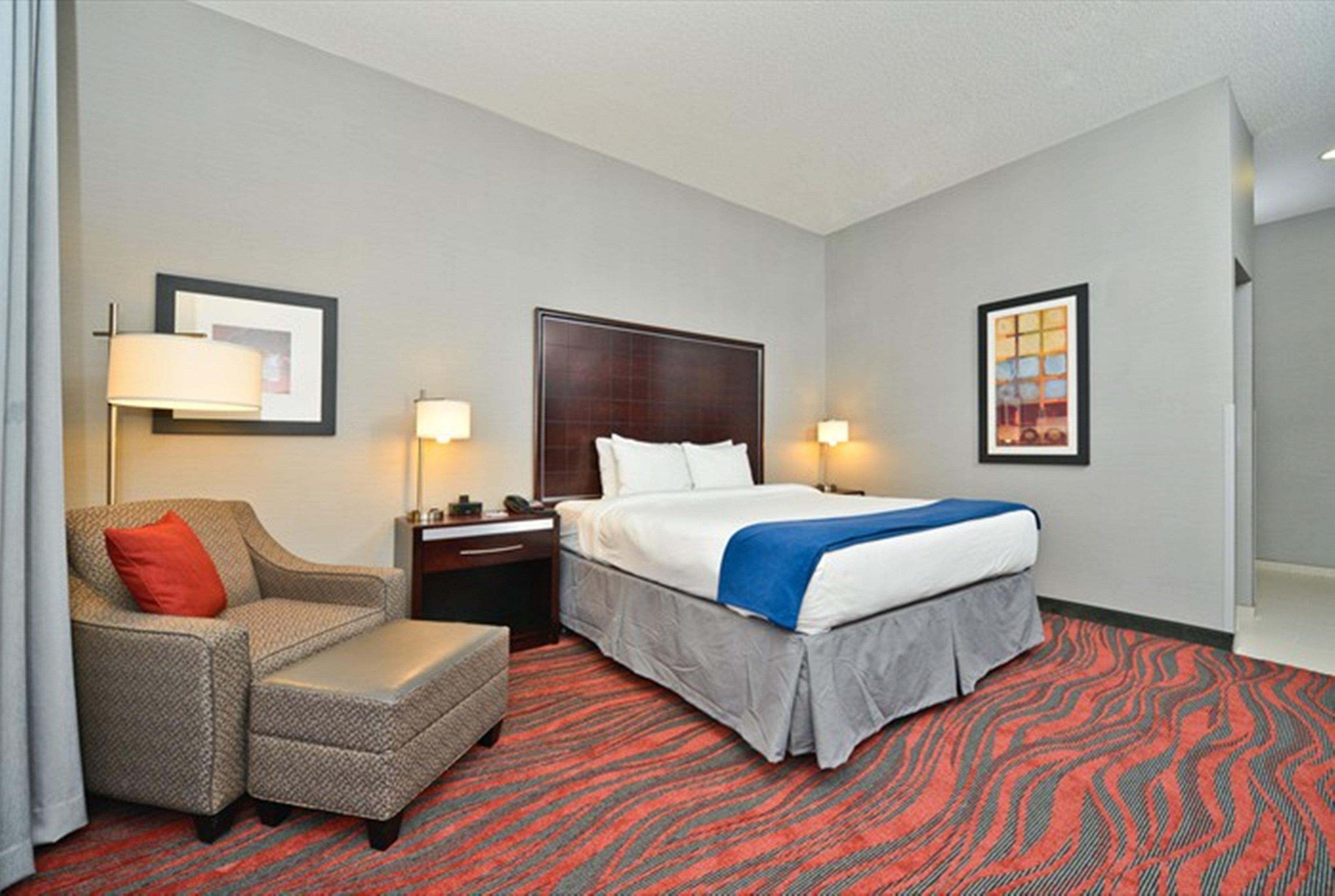 Holiday Inn Express & Suites Utica By Ihg Buitenkant foto