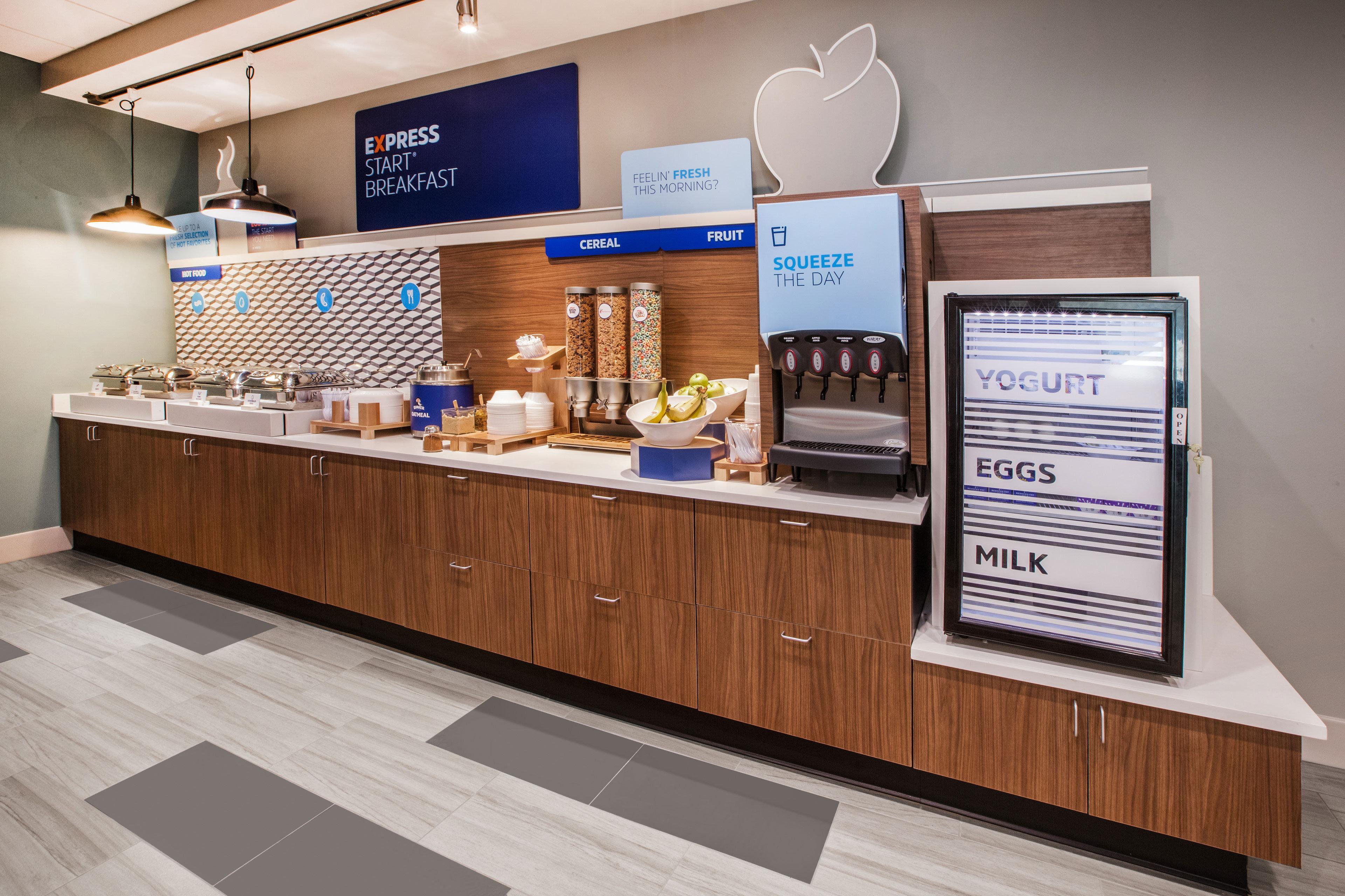 Holiday Inn Express & Suites Utica By Ihg Buitenkant foto