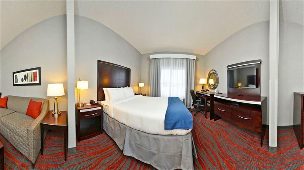 Holiday Inn Express & Suites Utica By Ihg Buitenkant foto